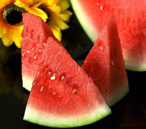 吃西瓜的瓜读音,尽享夏日清凉——吃西瓜的“瓜”韵时光