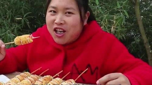 待到重逢时胖妹吃瓜